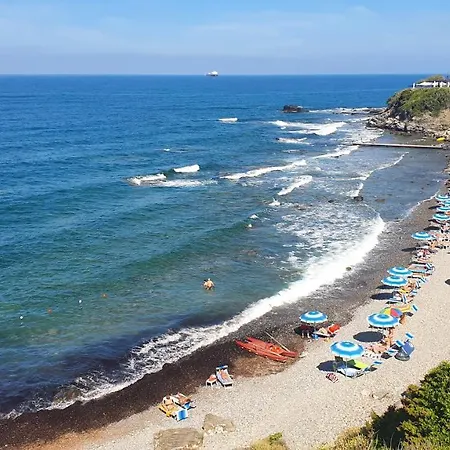 La Piccola Al Mare Apartment *